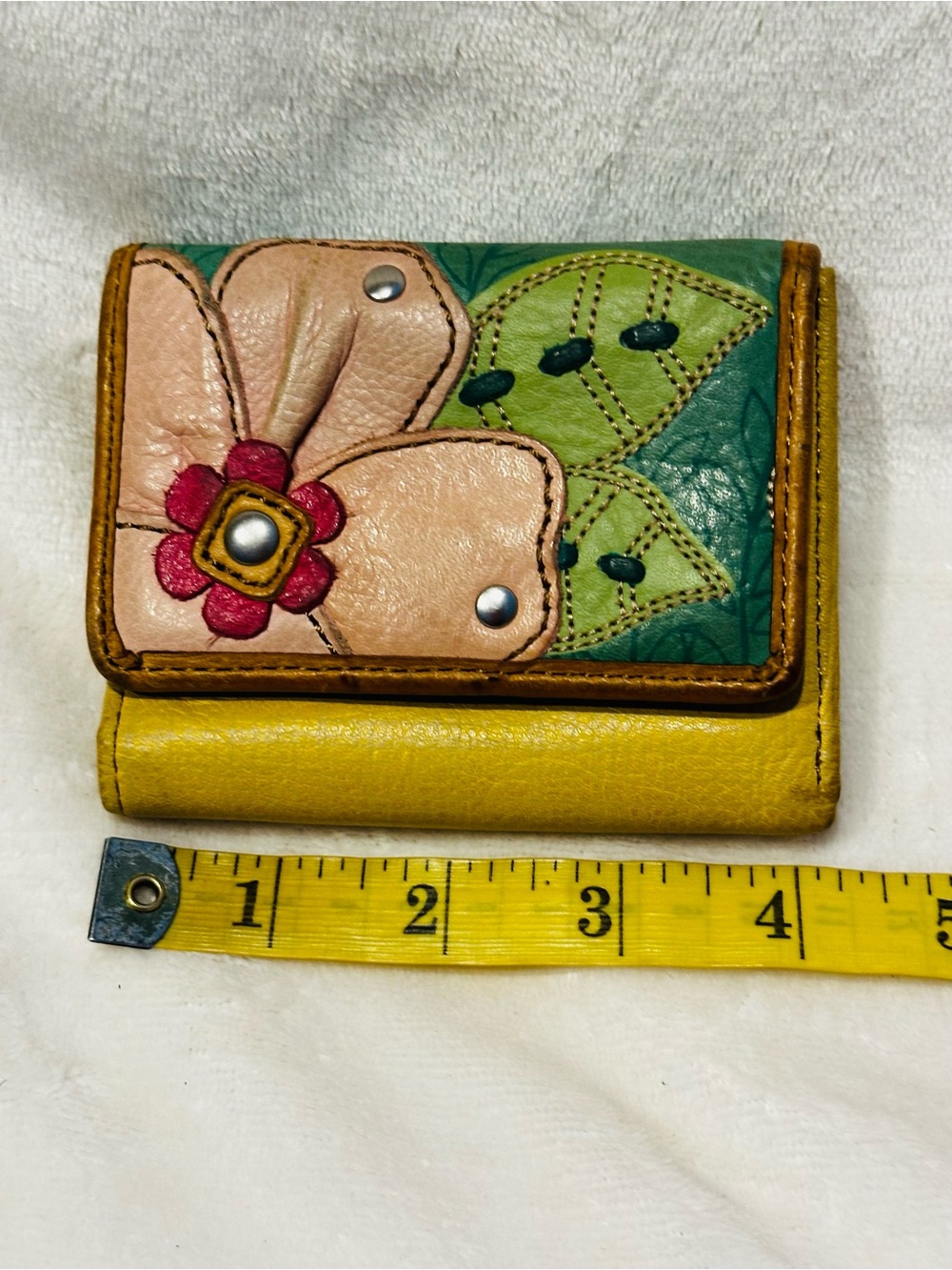 Fossil leather trifold wallet L floral applique details Trifold Vtg Yellow Boho - Picture 10 of 10